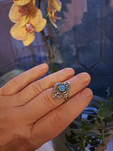 кольцо из камня: Кольцо бу червленное серебро камень бирюза. 19 размер цена 1000сомов