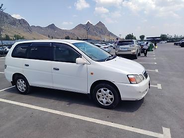 210 2 2: Toyota Gaia: 2002 г., 2 л, Автомат, Бензин, Минивэн — 10