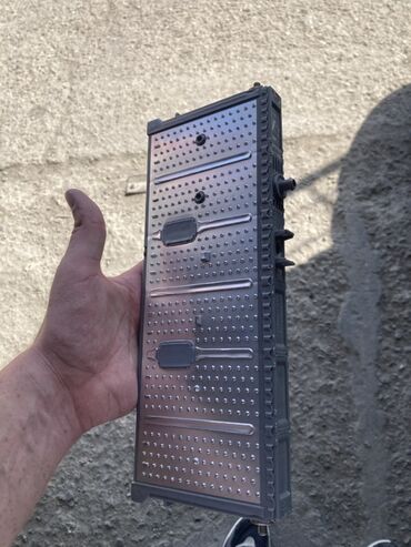 Mühərrik və mühərrik detalları: Prius 20 kuza batareya yaxşı vəziyyətdə 1 ədəd. Avtomobillər üçün