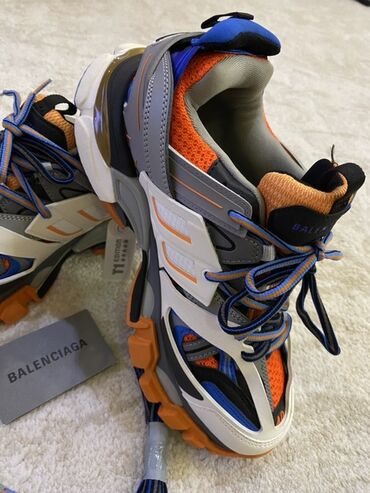 İnformatika: Balenciaga tərəfindən hazırlanmış bu Track model idman ayaqqabıları