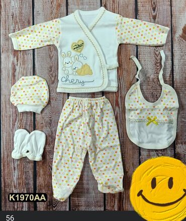 Kompleti: Dečiji kompletici 
3 KOMPLETA 2000 din — 8