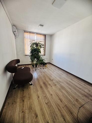 толстого: Аренда офисов, 71 м², С оборудованием, С отдельным входом, С отдельным сан узлом — 3