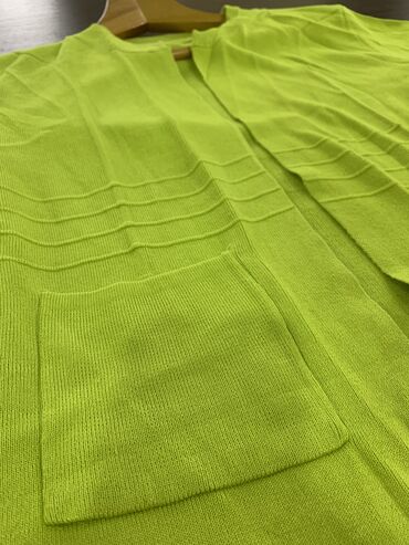 Личные вещи: Женский свитер M (EU 38), цвет - Зеленый