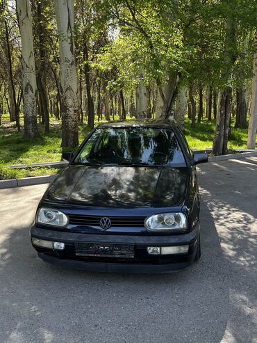 люк на камри: Volkswagen Golf: 1994 г., 2 л, Автомат, Бензин, Седан