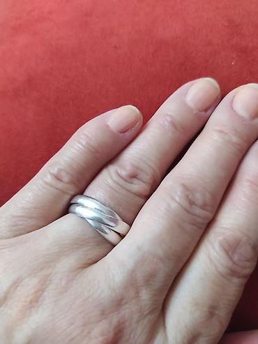 Серебряные кольца: Изумительные серебряные кольцакаждое прекрасно и не обычно,отличный — 5