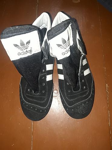 Продаю борцовки,б.у в очень хорошем состоянии/9+из10/, 38 размер at lalafo.kg Продаю борцовки,б.у в очень хорошем состоянии/9+из10/, 38 размер