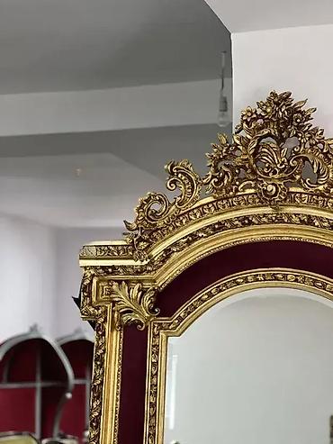 tabure krevet: Stilsko ogledalo sa prelepim ukrasima 135 x 250cm Odlicno stanje — 7