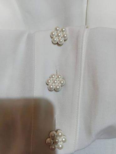 Bluze: Ženska košulja/bluza Dorette – bela - Model: kratki rukavi, rever — 6