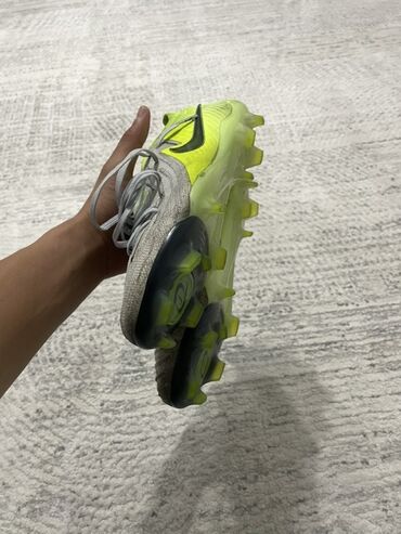 зимние спортивные костюмы: Футбольные бутсы Nike (шипованные) 40 размер - Тип: бутсы для