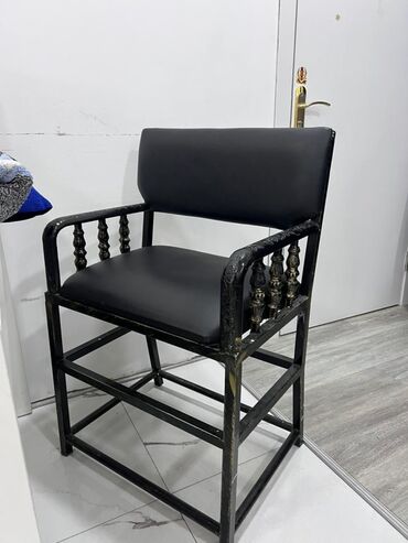 Salon, tibbi mebel dəsti: 3lu sac makiyaj mebeli-350 azn Kreslo 4 eded koja-ededi 150 azn — 8