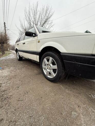 Volkswagen: Volkswagen Passat: 1991 г., 1.8 л, Механика, Бензин, Универсал — 3