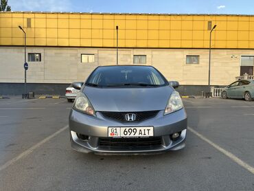 самая дорогая машина в кыргызстане: Honda Fit: 2010 г., 1.5 л, Автомат, Газ, Хетчбек