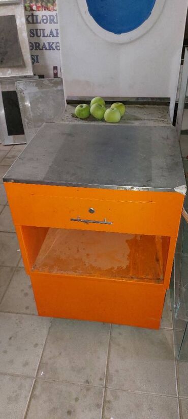 Aksesuarlar üçün vitrinlər: İşlənmiş, Pulsuz çatdırılma, Ödənişli çatdırılma — 7