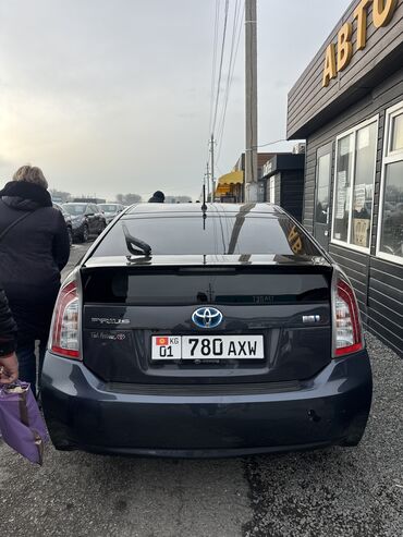 Toyota: Toyota Prius: 2015 г., 1.8 л, Автомат, Гибрид, Универсал at lalafo.kg — 4 Toyota: Toyota Prius: 2015 г., 1.8 л, Автомат, Гибрид, Универсал — 4