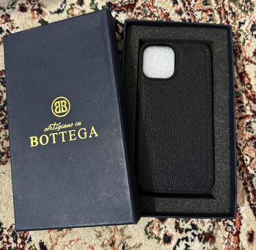 чехлы для айфона 7: Продаю кожанный чехол Bottega на Iphone 14 pro max