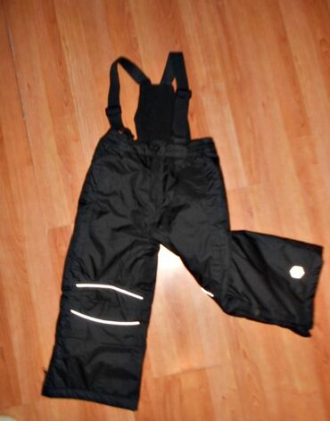 Jakne, kaputi i prsluci: Ski pantalone za decu od 0 do 6 godina

cena od 900 do 2000 din — 12