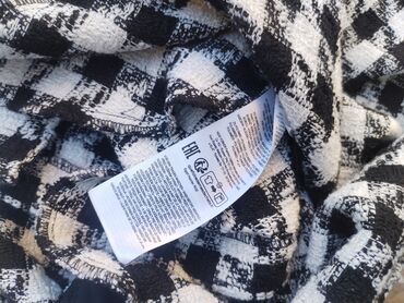 Sakoi: Amisu jakna vel L
Super ocuvana Pazuh po 65
Duzina 72 — 3