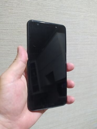 телефоны нот 8: Samsung Galaxy A7 2018, цвет - Черный