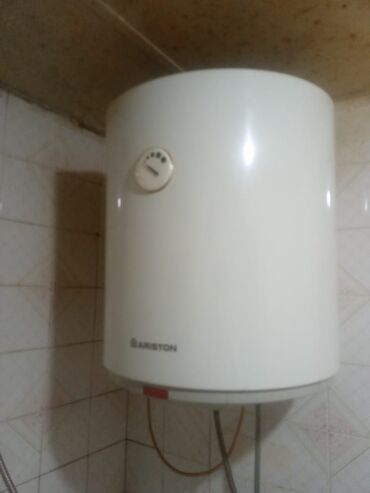 Aristonlar: Ariston su qızdırıcısı (elektrik, şaquli tip) - Marka/model: Ariston