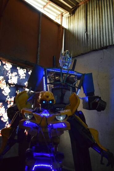 робота такси: Продам трансформеров роботов аниматроников самодельных Оптимус Прайм и