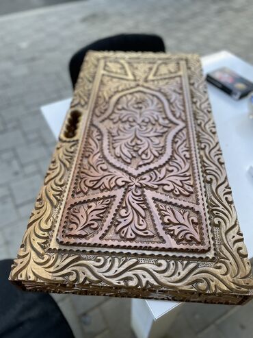 Nərdlər: Əl oymalı ağac nərd taxtası - Material: bərk ağac (təbii teksturalı)