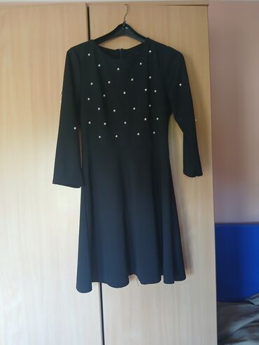 crna haljina na preklop: L (EU 40), bоја - Crna, Drugi stil, Dugih rukava
