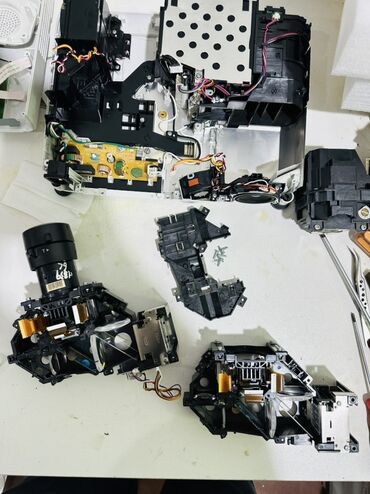 Digər ehtiyat hissələri: Proyektor lampaları və ehtiyat hissələri dəsti - Müxtəlif model — 48