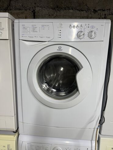 Стиральные машины: Стиральная машина Indesit, Б/у, Автомат, До 6 кг, Узкая