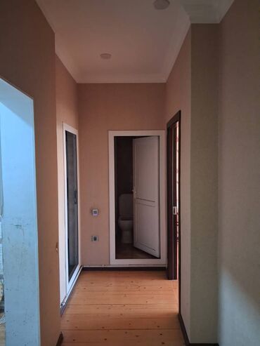 Uzunmüddətli kirayə mənzillər: 20 Yanvar metrosunun yaxınlığında Aztelekomun arxasında, 17 mərtəbəli — 9