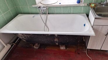 чугуные: Ванна Төрт бурчтук, Материалы: Чоюн, Өлчөмү: 140 x 70 см