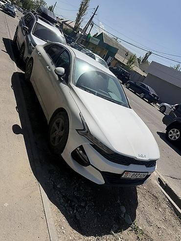 срв 5: Kia K5, белый жемчуг седан бизнес-класса Основные характеристики: - — 1