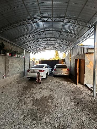 Үйлөр: 4 бөлмө, 180000 м², 8 соток, Бишкек, Новопавловка а. Кыймылсыз мүлк агенттиги — 6