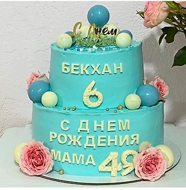 Кондитерские изделия, сладости: Двухъярусный праздничный торт, выполненный в нежных розовых тонах — 3