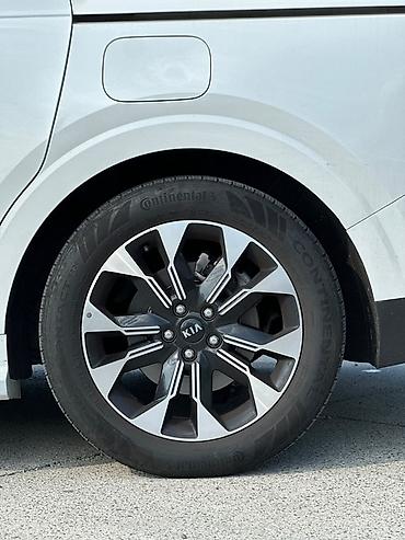 Kia: Kia Carnival: 2020 г., Минивэн — 12