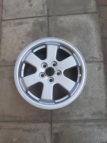 disk təkər r17: R15 tayota prius diskisi : 1 ədəd Gümüş rəngdə heç bir problemi yoxdur