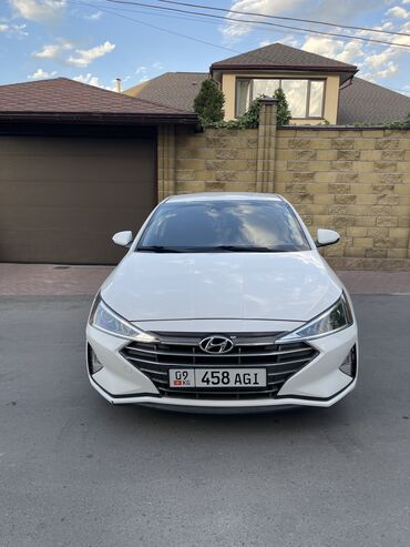 Hyundai: Hyundai Elantra: 2019 г., 2 л, Автомат, Бензин, Седан