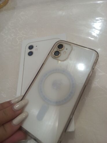 Apple iPhone: IPhone 11, 128 GB, White Titanium
