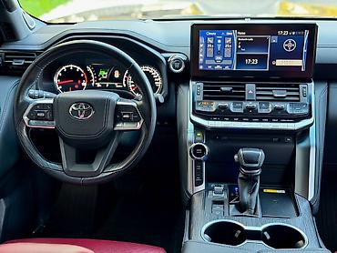 Toyota: Toyota Land Cruiser: 2023 г., 3.5 л, Автомат, Бензин, Внедорожник — 7