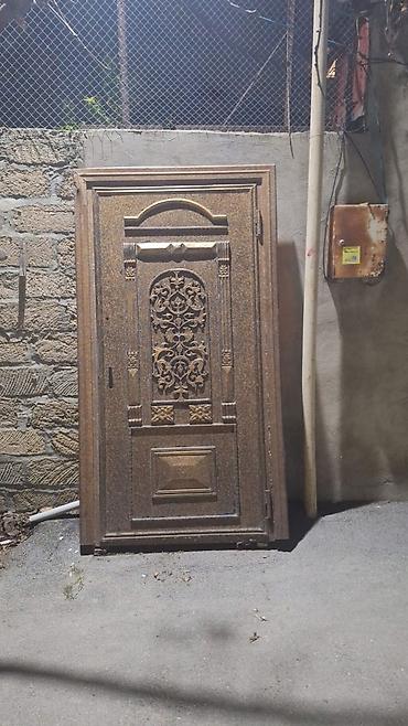 Metall qapı – dekorativ naxışlı, ağır konstruksiya - Material: qalın