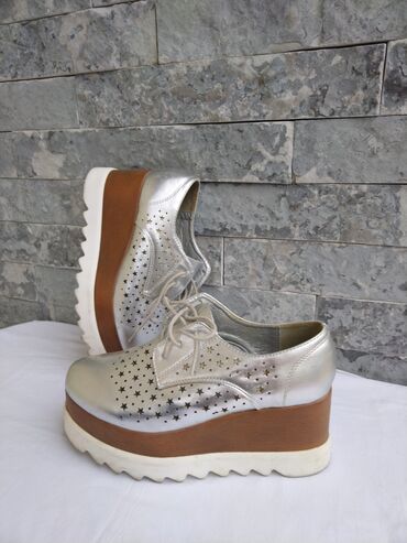 Oksfordice: Oksfordice, 40 — 10