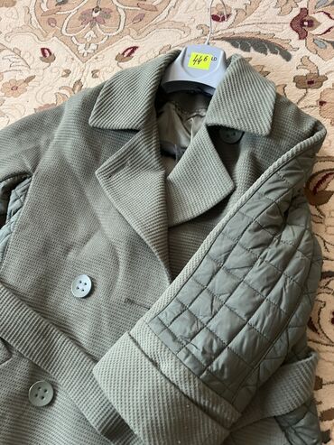 loreta пальто: Пальто, Классика, Осень-весна, Стеганый, По колено, С поясом, L