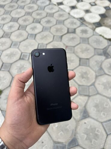Apple iPhone: IPhone 7, 32 GB, Qara, Barmaq izi — 1