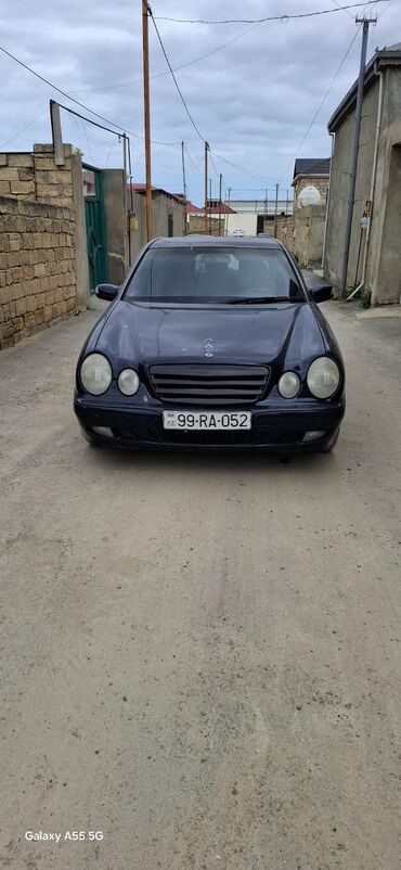 Mercedes-Benz: Mercedes-Benz E 220: 2.2 l | 2000 il Sedan