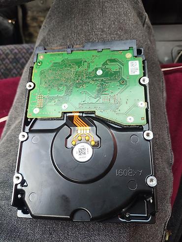 ibm: HGST 3.5" HDD – 2TB, 7200RPM, SATA - Model: HGST HUS726020ALE614 — 1