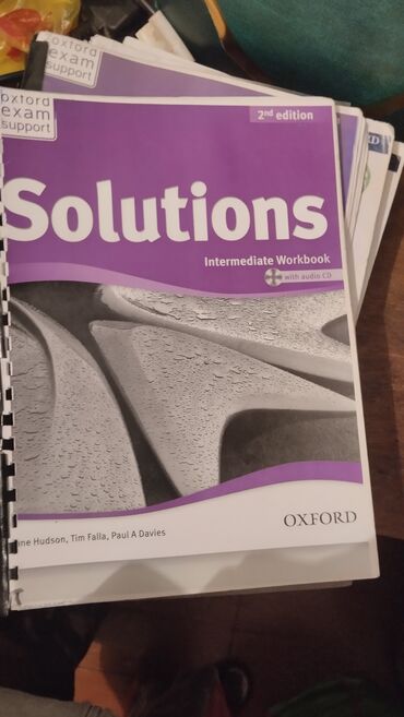 Иностранные языки: Учебники Solutions все по 100, кроме двух частей книг Solutions Upper — 3
