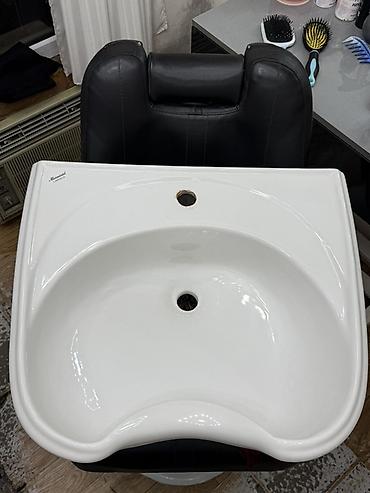 tulpan gul: Bərbərxana üçün yuma çanağı (seramik) - Material: parlaq ağ seramik - — 2