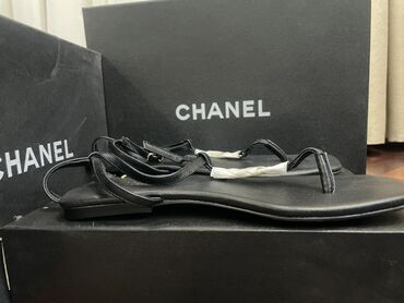 кожанный браслет: Сандалии Saint Laurent Paris - Модель: минималистичные кожаные