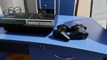 PS3 (Sony PlayStation 3): Playstation 3
Oyunlarla birlikde 350 manat
16 oyun var