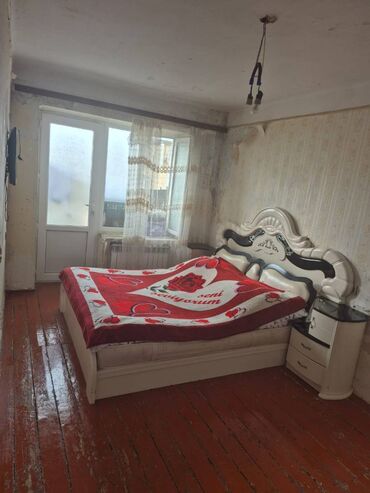 Köhnə tikili: Bakı, 4 otaqlı, Köhnə tikili, m. Əhmədli, 90 kv. m — 2