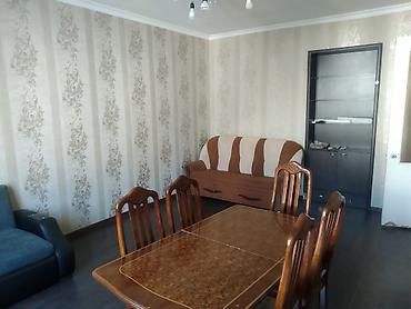 studio menziller: Stalinka layihəli 3 otaqlı 80.0m² boş mənzil kirayə verilir. Metroya — 1
